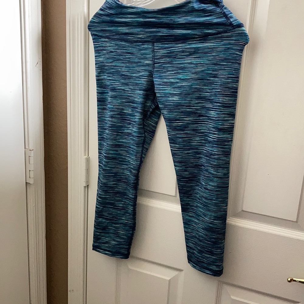 FINAL MARKDOWN Old navy active space dyed capris small